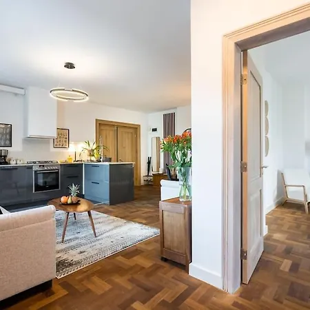 Stunning 2br - Ateneu - Center Apartamento Bucarest