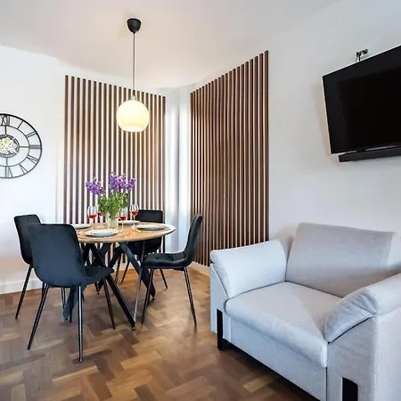 Apartamento Stunning 2br - Ateneu - Center Bucarest