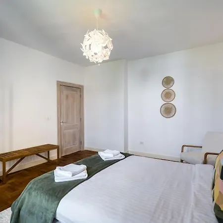 Appartement Stunning 2br - Ateneu - Center Boekarest