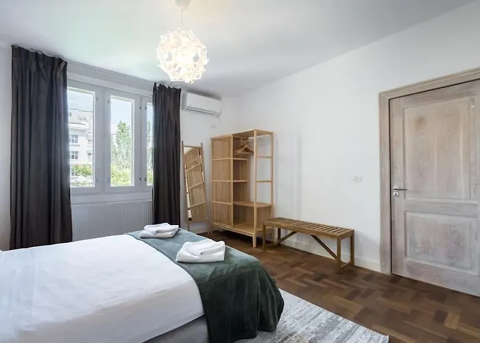 Stunning 2br - Ateneu - Center شقة